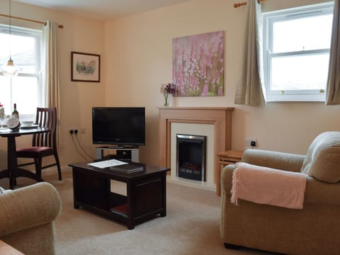 Living room | 15 Elm Court - Greta Grove Apartments, Keswick