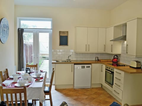 Well equipped kitchen/diner | Samphire, Cromer