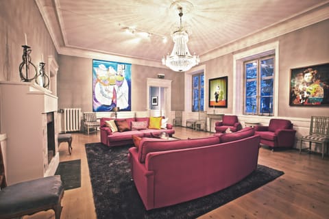 Manor | Living room