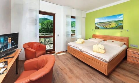 Double Room, Balcony | In-room safe, desk, rollaway beds, free WiFi