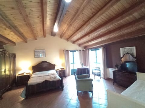 Bed sheets, wheelchair access