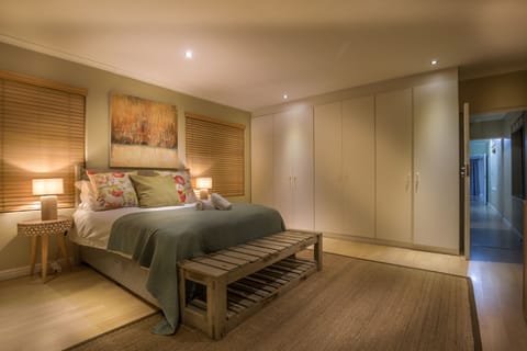 Design Double Room, 1 Queen Bed, Non Smoking | Down comforters, pillowtop beds, minibar, individually decorated