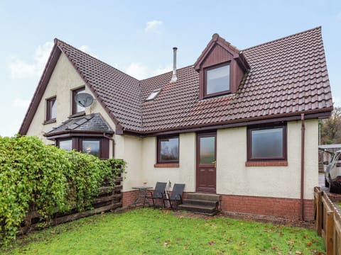 Exterior | Chestnut Cottage, Corpach, near Fort William