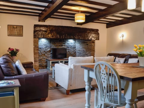 Living room/dining room | The Old Farmhouse, Blakeney