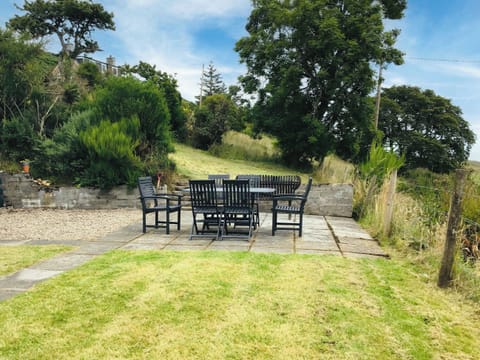 Sitting-out-area | Owl Cottage, Lothmore, Helmsdale
