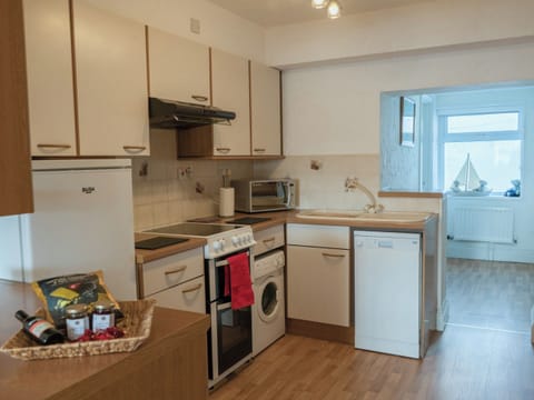 Kitchen area | The Pickle Pot - The Pickle Pot and Jam Store, Mawgan Porth, near Newquay