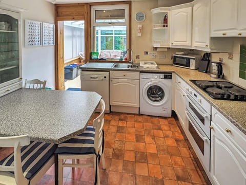 Kitchen/diner | Middledrift Cottage, Brora