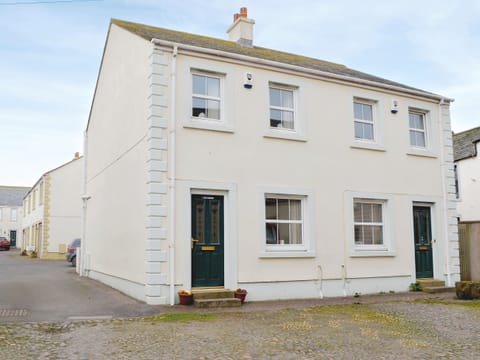 Delightful holiday home | 1 The Costins, Allonby, near Maryport