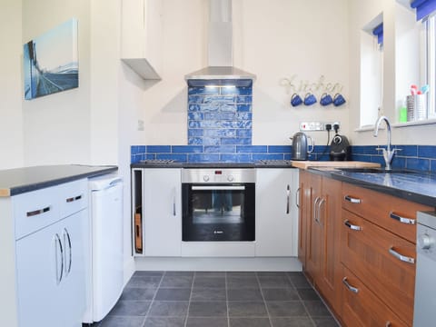 Well-appointed kitchen | Sea La Vie, Mundesley, near North Walsham