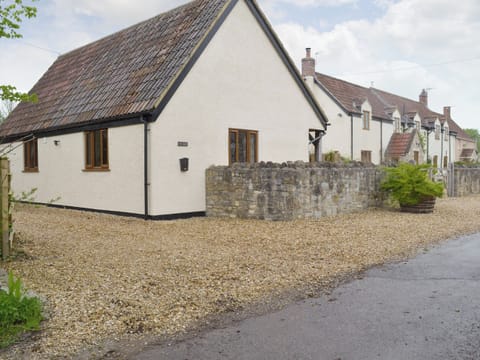 Attractive holiday home | The Lodge, Wedmore, near Cheddar