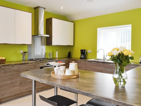 Well-equipped fitted kitchen | Hameish Holiday Cottage, Kirkcudbright