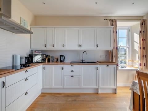 Kitchen/diner | Meadowgreen Farmhouse, Lour, near Forfar