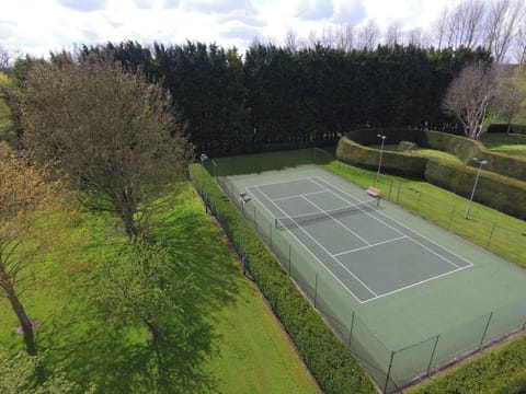Private tennis court | Hockwold Hall, Hockwold, near Thetford