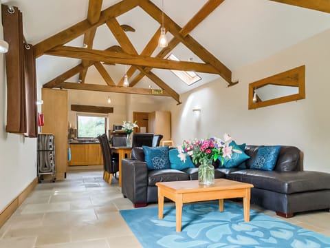 Spacious open-plan living space | Bramble Barn - Middle Huntingford Barns, Charfield, near Wotton-under-Edge