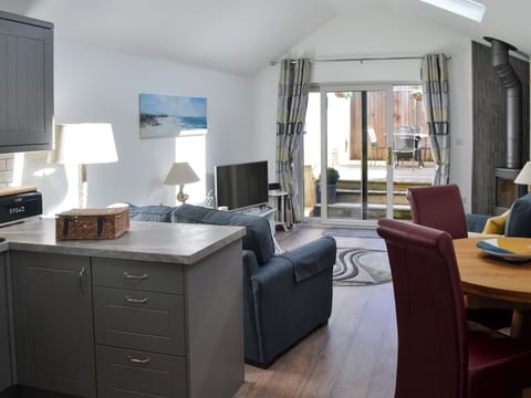 Open plan living space | Little Tregarthen, Padstow