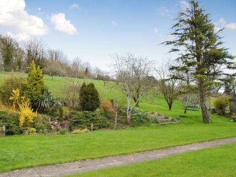 Garden | Three Ways, Lypiatt Hill, near Stroud