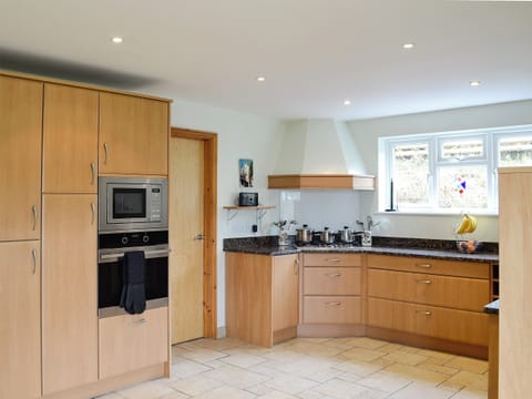 Kitchen | Three Ways, Lypiatt Hill, near Stroud