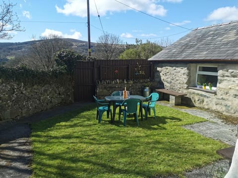 Garden | Hendy, Waunfawr, near Caernarfon