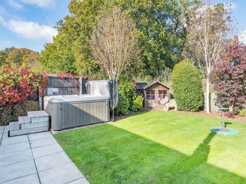 Garden | The Old Dairy - Bedborough Farm Cottages, Wimborne