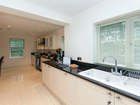 Spacious and sociable kitchen | The Lodge, North Duffield, near York