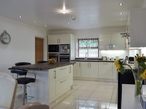 Kitchen | Hafan Dawel, Stepaside, near Saundersfoot