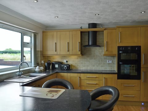 Spacious kitchen/dining room | Authorpe Bungalow, Hogsthorpe, near Skegness
