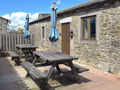 Enclosed sitting out area | Grisedale Coach House, Threshfield, near Grassington