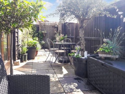 Sitting-out-area | Meadow Barn, East Burton, near Wool