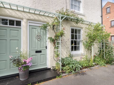 Delightfully presented fa&ccedil;ade | Brewery House Cottage, Bishop Middleham, near Durham