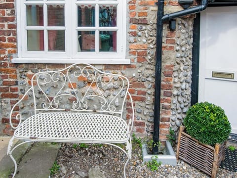Exterior | Cobble Cottage - Blakeney Quayside Cottages, Blakeney, near Holt
