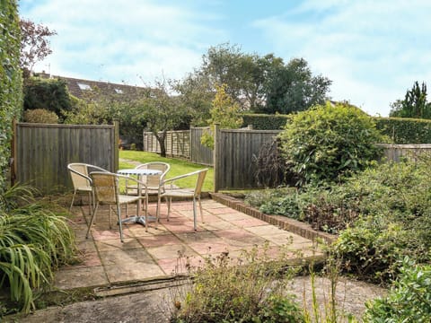 Large patio and garden area | Gorwel Glas, Fishguard, Dyfed