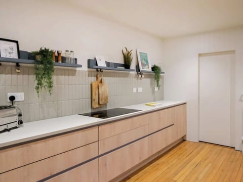 Well equipped kitchen/diner with loch views | Carsaig, Brig o&rsquo;Turk, near Callander