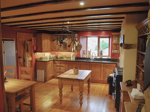 Kitchen | Featherstone Cottage, Newton-upon-Rawcliffe