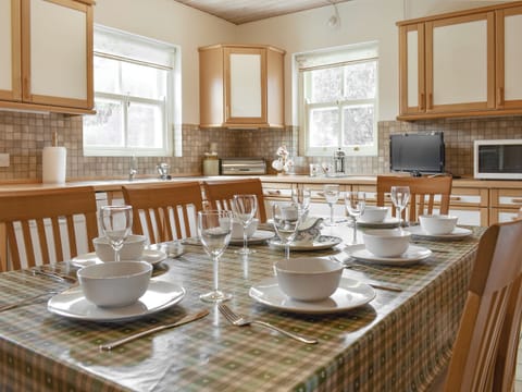 Fully appointed fitted kitchen with dining area | Paddock House, Middleham, near Leyburn