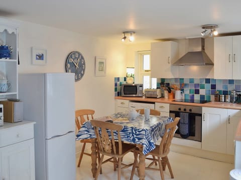 Open plan living/dining room/kitchen | Kitchen Cottage, Mousehole, Penzance