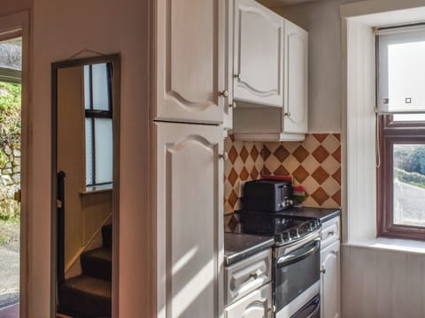 Kitchen | Bishop Rock - Carn Towan Cottages, Sennen