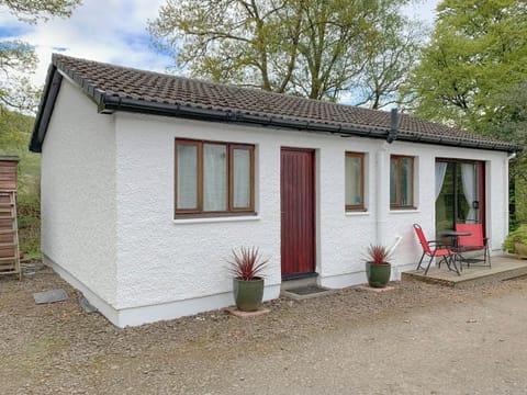 Charming property | Crossburn Hideaway, Arden, near Helensburgh