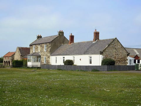 Exterior | Brier Dene End Cottage - Brier Dene Farm Cottages, Old Hartley, near Whitley Bay 