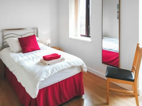 Single bedroom | Russet Cottage - Yellow Hayes Farm Cottages, Near Lympsham