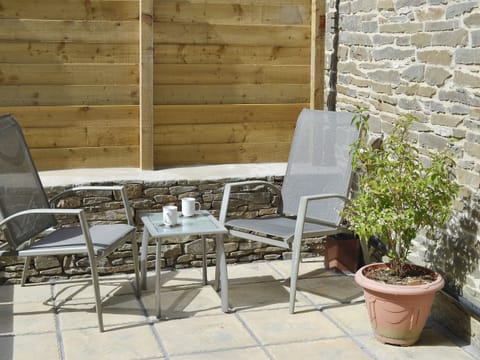 Sitting-out-area | Lluest Cottages - The Granary, Neuaddlwyd, nr. Aberaeron