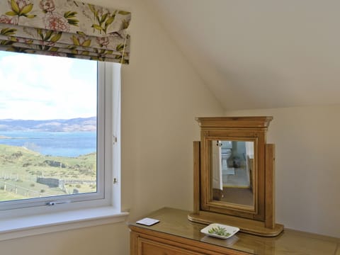 Double bedroom | Degnish Farmhouse, Kilmelford, nr.Oban
