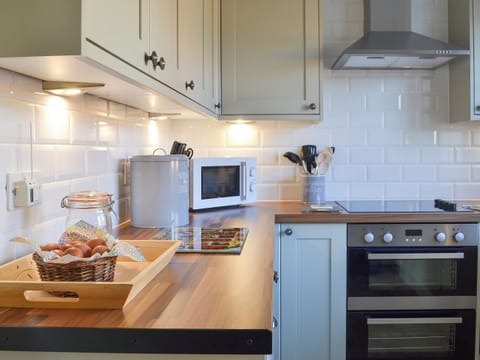 Fully equipped kitchen | Glebe Cottage, Urray, near Dingwall