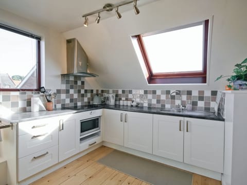 Open plan living/dining room/kitchen | Elm Loft, Upton