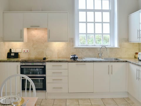Well equipped kitchen | Yr Hen Fanc, Trawsfynydd, near Blaenau Ffestiniog