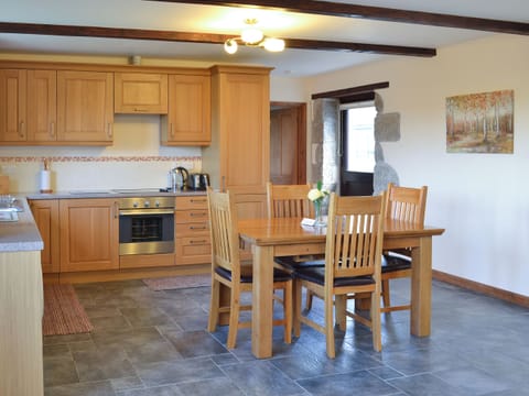 Kitchen/diner | Eglos Derry Farm Cottage - Burnuick Farm Cottages, Gunwalloe, near Helston