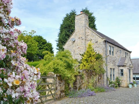 Exterior | Bitchfield Tower Cottages - Tower Cottage, Belsay