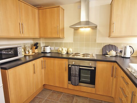 Stable Barn kitchen | Stable Barn, Betws-Yn-Rhos, Conwy