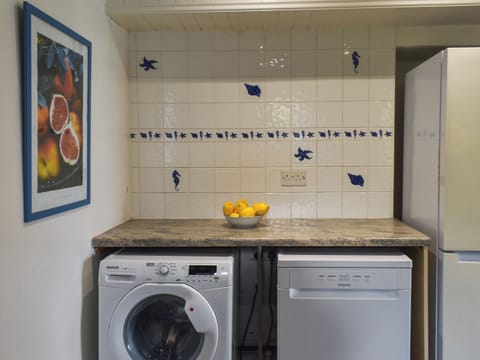 Kitchen | Sevenstones - Carn Towan Cottages, Sennen