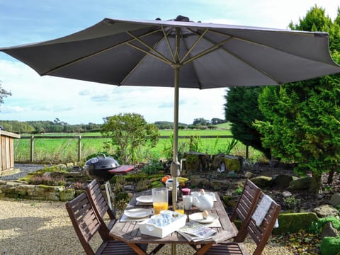 Outdoor dining area | Broomhouse Lodge, Edrom, near Duns