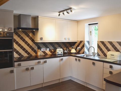 Open plan living/dining room/kitchen | Bwlch Y Person Barns - Beudy Bach, Dihewyd, nr. Aberaeron